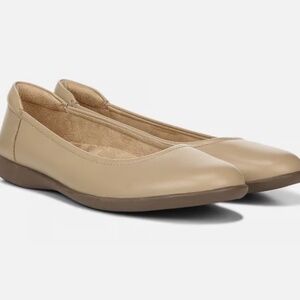 Naturalizer Flexy Nude Flat